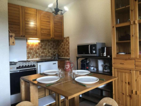 Studio cabine à Crest-Voland, proche pistes - 4 personnes, parking, balcon, accès facile - FR-1-595-83